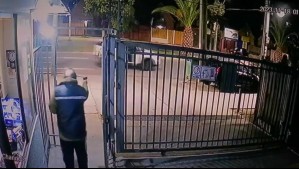 Video muestra la temeraria acción de un conserje que frustró un portonazo utilizando un arma de fogueo