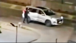 Video muestra momento en que delincuentes escapan tras violenta encerrona a madre y su pequeña hija en Macul