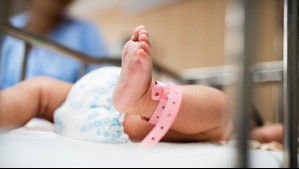 Familia recibirá más de $110 millones por muerte de bebé al mes de nacer: Médicos no diagnosticaron problemas cardiacos