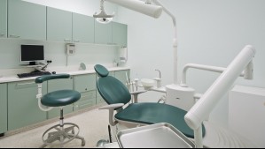 Fue al dentista y le dejaron aguja en la mandíbula por error: Paciente ahora será indemnizada