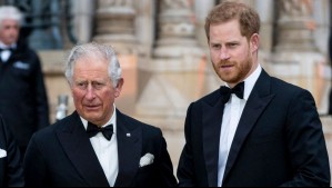 'Ese...': Revelan el duro insulto que el rey Carlos III habría dicho a su hijo Harry tras estreno de su serie de Netflix