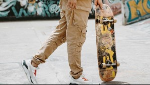 Guía de estilo: cómo elegir y combinar el pantalón cargo hombre