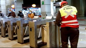 Detienen a hombre acusado de agredir a guardia en Metro La Cisterna: Mordió en la nariz al trabajador