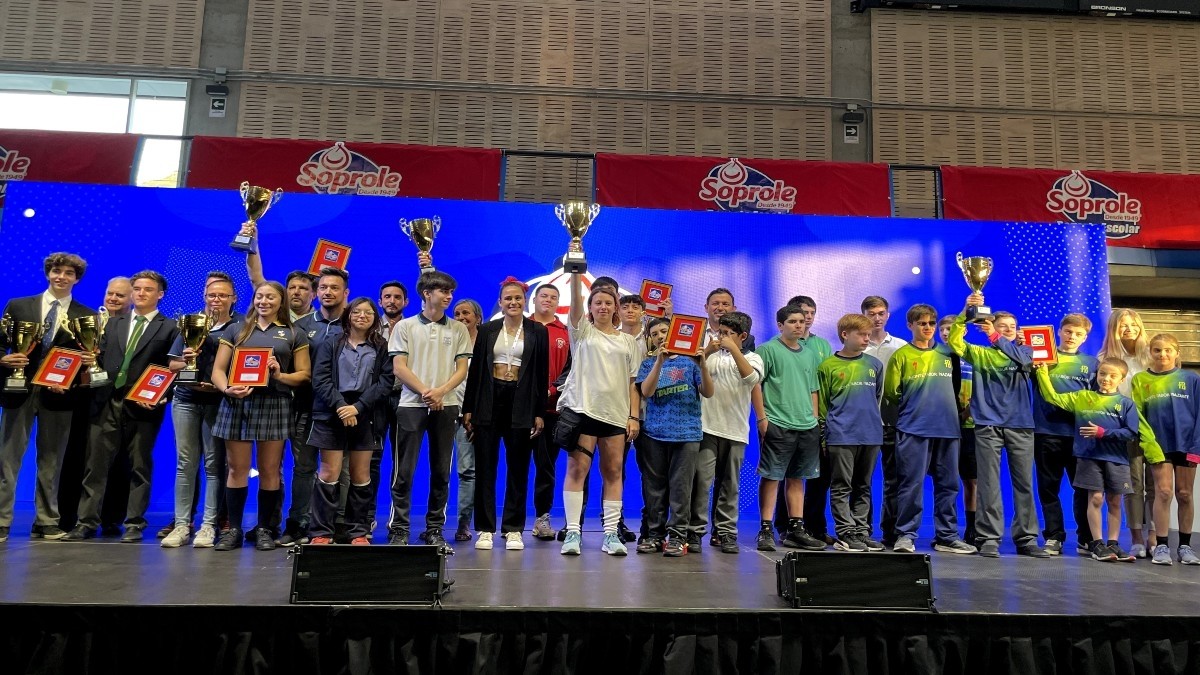 Soprole realiza premiación de campeonato escolar que contempla siete disciplinas deportivas