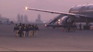 Avión de la FACh despega con 29 personas extranjeras expulsadas del país: Vuelo tiene destino a tres países