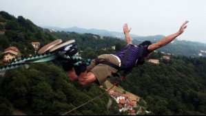Hombre murió después de hacer el salto en bungee más alto del mundo en China