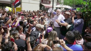 'Me emociona profundamente': Con megáfono en mano Montes agradece apoyo en manifestación en medio del Caso Convenios