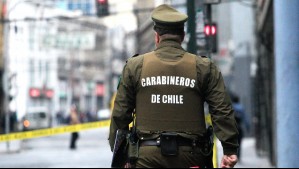 Dos carabineros son detenidos por robar $600 mil a hombre que estaban controlando