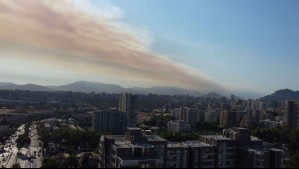 Nube de humo en Santiago por incendio forestal: Conaf actualiza estado del siniestro y reporta 1.142 hectáreas afectadas