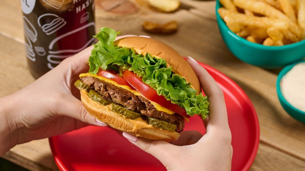 Just Burger recibe certificación de Empresa B tras impulsar prácticas sostenibles y éticas en su