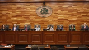 Ganarían casi $13.000.000: Gobierno busca subir sueldos de ministros del TC en $3 millones