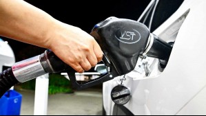 Suben los combustibles en Argentina: Precio aumentará 37% tras anuncio de medidas económicas de Milei