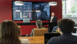 Santander inaugura Work/Café Inversiones en Torre Titanium para impulsar la educación financiera