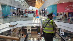 A balazos termina robo a tienda de tecnología en el mall Portal Ñuñoa: Hay una persona lesionada