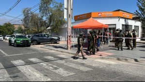 Robo frutrado a banco en San Joaquín: Delincuentes golpearon a un guardia y se llevaron sus pertenencias