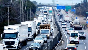 350 mil autos saldrán de Santiago este fin de semana: Revisa las horas con mayor tráfico vehicular en las carreteras