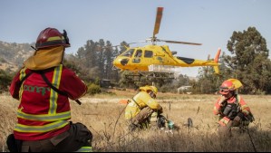 Seis poderosos helicópteros se suman a flota que combate incendios forestales en Chile