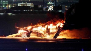 Videos muestran cómo fue el fatal accidente de dos aviones en Japón