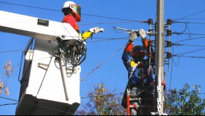 Corte de luz afecta a sector de la comuna de Providencia