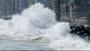 Emiten nuevo aviso de marejadas para 10 regiones de Chile
