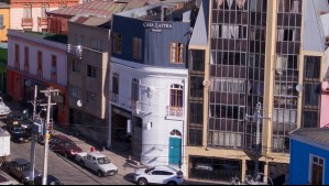 Rifan icónica casona patrimonial de Valparaíso que funciona como hostal: ¿Cuánto valen los números?