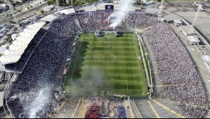 Presentación de Arturo Vidal deja en evidencia el pobre estado de la cancha del estadio Monumental