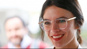 'Ahora sí que no es broma': Ministra Camila Vallejo sorprende con radical cambio de look