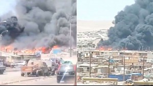 Gigantesco incendio afectó a sector habitado de Cerro Chuño en Arica: Bomberos logró controlar el fuego
