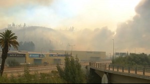 Descontrolado incendio en Viña del Mar: Fuego amenaza sector industrial de la comuna