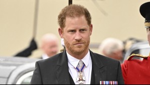 Príncipe Harry viajará a Reino Unido tras enterarse de que su padre, el rey Carlos III, tiene cáncer