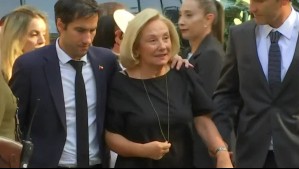 Junto a sus hijos: Así fue la llegada de Cecilia Morel al funeral de Estado del expresidente Piñera