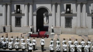 Presidente Boric y la Guardia de Palacio dieron último homenaje a Piñera en La Moneda