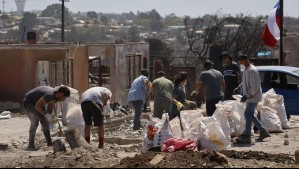 Vecinos denuncian alza en precios de alimentos y materiales en medio de labores de reconstrucción tras incendios