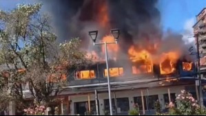 Confirman tres muertos y un desaparecido tras incendio en mall chino de Puerto Varas