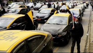 Sindicato de Taxis anuncia que se suma al paro de buses RED para el 'súper lunes'