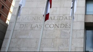 Municipalidad de Las Condes reporta que fallecido en edificio institucional era el jefe del departamento de Tesorería