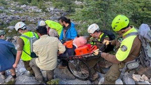 Cayó desde 15 metros de altura en Torres del Paine: Turista irlandés permanece en la UCI tras grave accidente