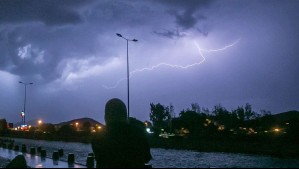 Meteorología emite aviso por probables tormentas eléctricas para cuatro regiones: Se extenderían hasta el viernes