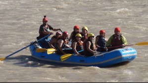 Jornadas de rafting en el Cajón del Maipo: El cuestionado método para capacitar a funcionarios en Cerro Navia