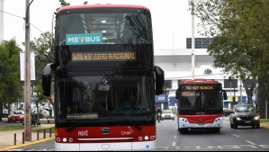 Polémica por buses de dos pisos: Gobierno aclara por qué vehículos ya no circulan por las calles del centro de Santiago
