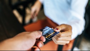 ¿Cuál es la diferencia entre una tarjeta de débito y una de crédito?