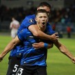 En un partido con un dominador claro por tiempo, Huachipato despertó en el epílogo y consiguió un valioso empate 1-1 ante Estudiantes de La Plata, en el estreno de ambos por el grupo C de Copa Libertadores.