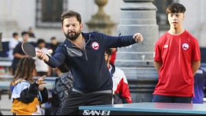 'Una fiesta popular': Presidente Boric jugó tenis de mesa en el día nacional del deporte