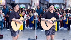 'Llegué y nadie me reconocía': Mon Laferte sorprende al realizar improvisada tocata en el centro de Antofagasta