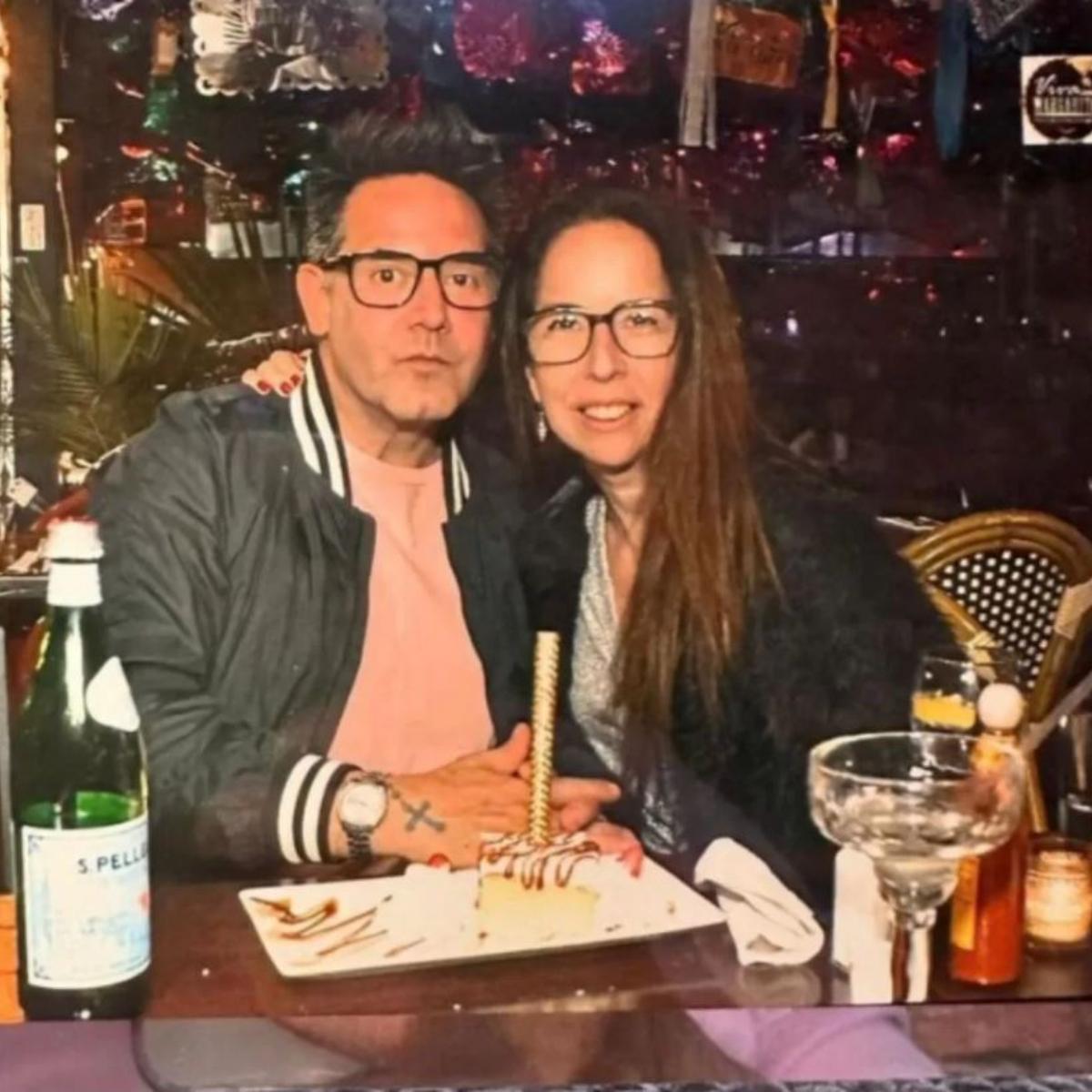 Ronny con su nueva novia