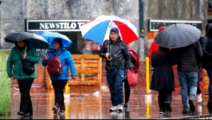 Fin de semana con lluvia en Santiago: Conoce cuánto lloverá y cuáles serán los sectores más afectados