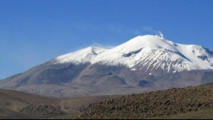 Reportan sismo por fracturamiento de roca en el volcán Guallatiri en la región de Arica y Parinacota