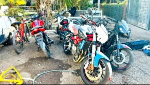 Detienen a adulta mayor de 68 años por guardar motos robadas en un taller clandestino de Lo Prado