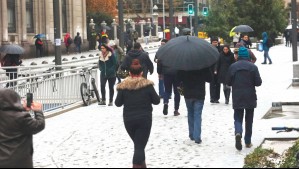 Fue calificada como 'intensa': La única vez que cayó nieve en Santiago durante el mes de mayo