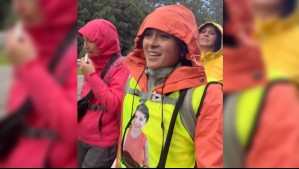 Ya ha recorrido más de 350 km: Madre que camina desde Chiloé a Santiago por su hijo sigue en búsqueda de apoyo